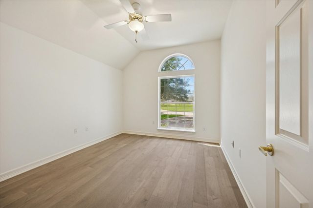 719 Country Meadows Drive, Pearland, TX 77584