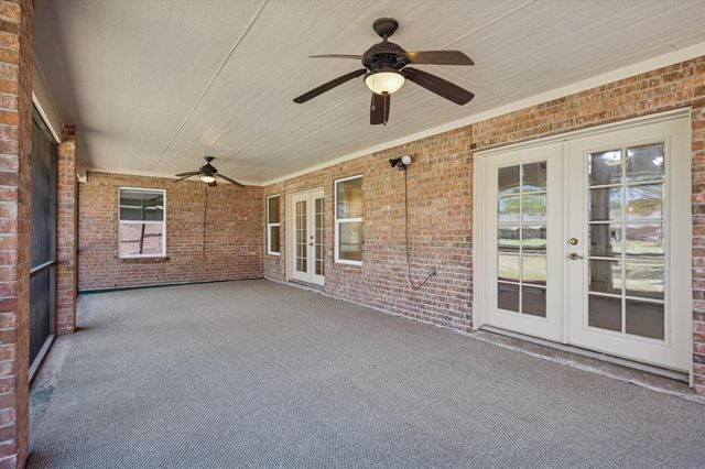 719 Country Meadows Drive, Pearland, TX 77584