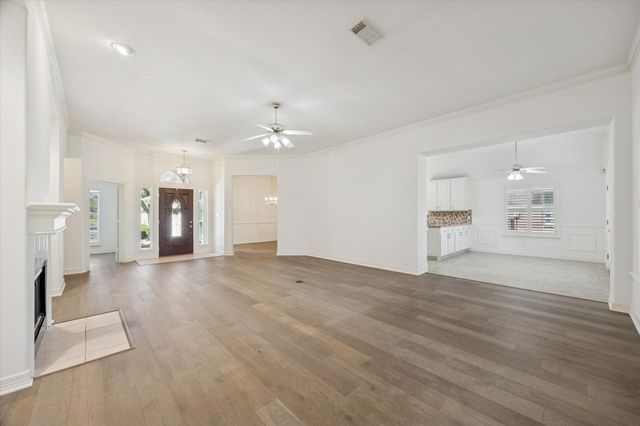 719 Country Meadows Drive, Pearland, TX 77584