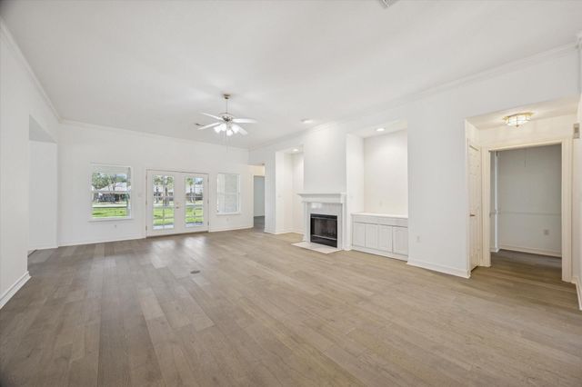 719 Country Meadows Drive, Pearland, TX 77584