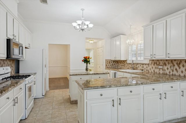 719 Country Meadows Drive, Pearland, TX 77584