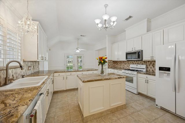 719 Country Meadows Drive, Pearland, TX 77584