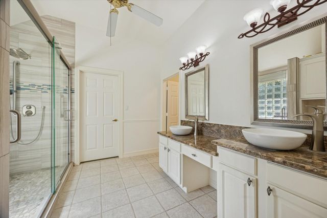 719 Country Meadows Drive, Pearland, TX 77584