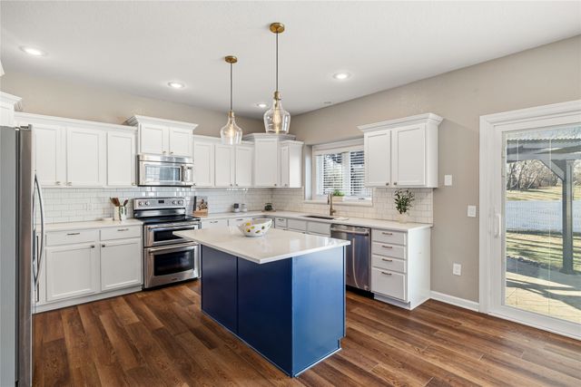 2710 NE Innsbruck Drive, Ankeny, IA 50021