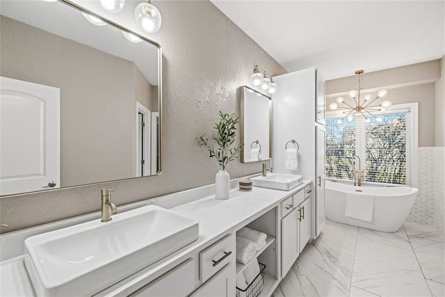 2710 NE Innsbruck Drive, Ankeny, IA 50021