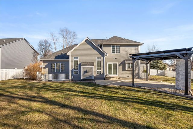 2710 NE Innsbruck Drive, Ankeny, IA 50021