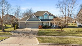 2710 NE Innsbruck Drive, Ankeny, IA 50021