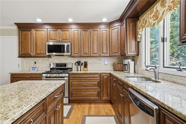 4498 Balmoral Road NW, Kennesaw, GA 30144