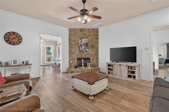 611 Deerwood Drive, Greenwood, AR 72936