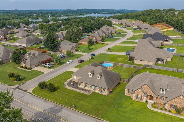 611 Deerwood Drive, Greenwood, AR 72936
