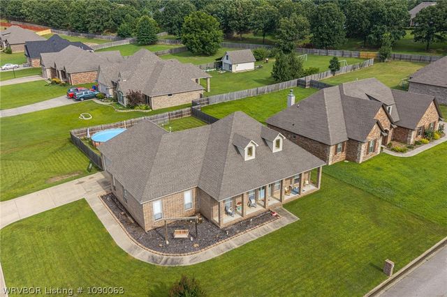 611 Deerwood Drive, Greenwood, AR 72936