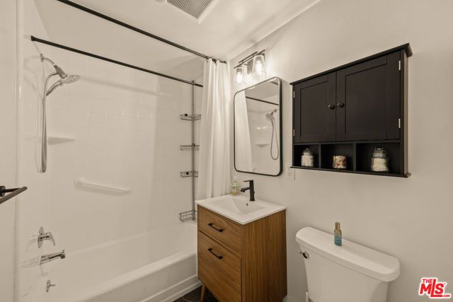 2621 Centinela Avenue 17, Santa Monica, CA 90405