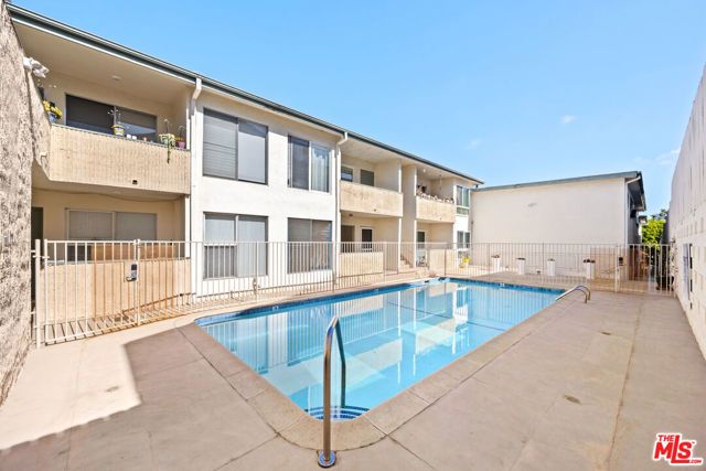 2621 Centinela Avenue 17, Santa Monica, CA 90405