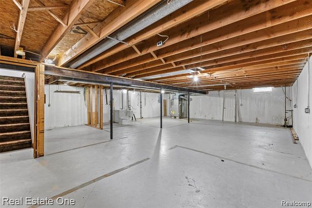 8456 Robindale Avenue, Dearborn Heights, MI 48127