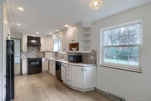 3320 S Locust Street, Denver, CO 80222