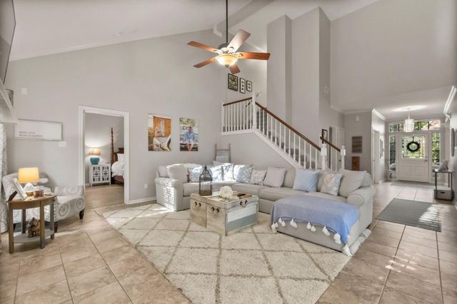 186 W Amberglow Circle, The Woodlands, TX 77381