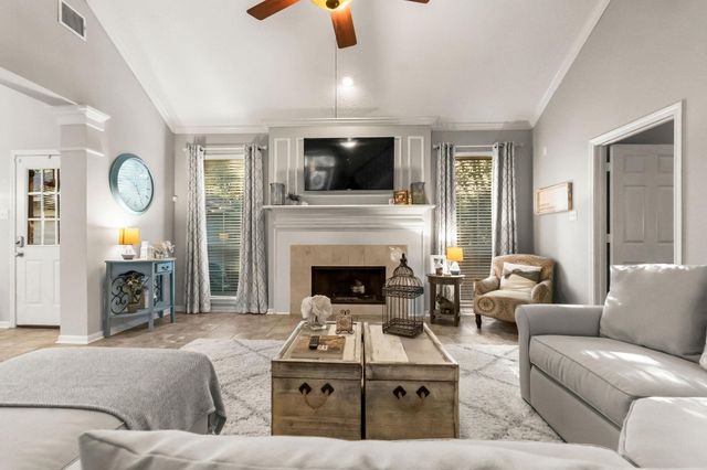 186 W Amberglow Circle, The Woodlands, TX 77381