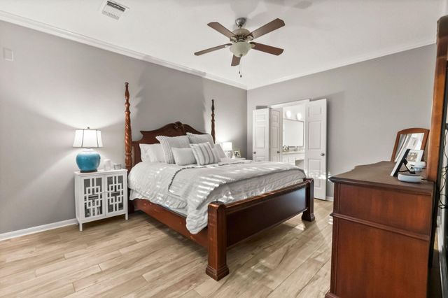 186 W Amberglow Circle, The Woodlands, TX 77381