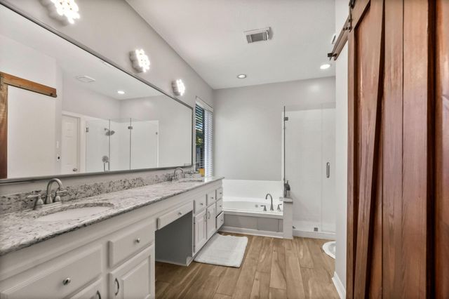 186 W Amberglow Circle, The Woodlands, TX 77381