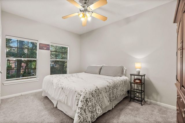 186 W Amberglow Circle, The Woodlands, TX 77381