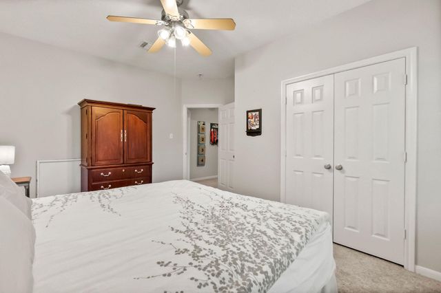 186 W Amberglow Circle, The Woodlands, TX 77381
