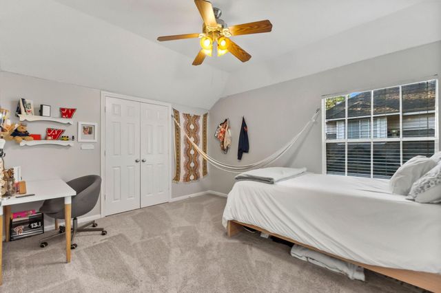 186 W Amberglow Circle, The Woodlands, TX 77381