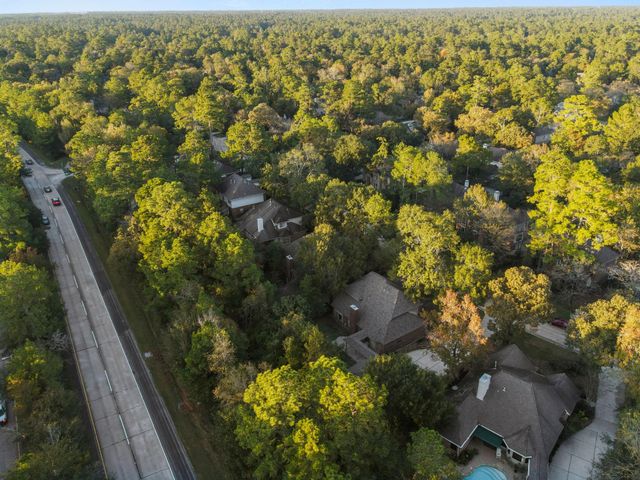 186 W Amberglow Circle, The Woodlands, TX 77381