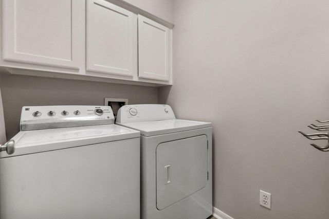 186 W Amberglow Circle, The Woodlands, TX 77381