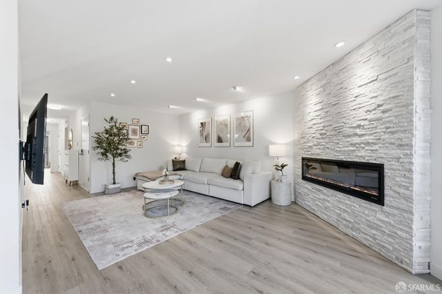 422 45th Avenue 422, San Francisco, CA 94121