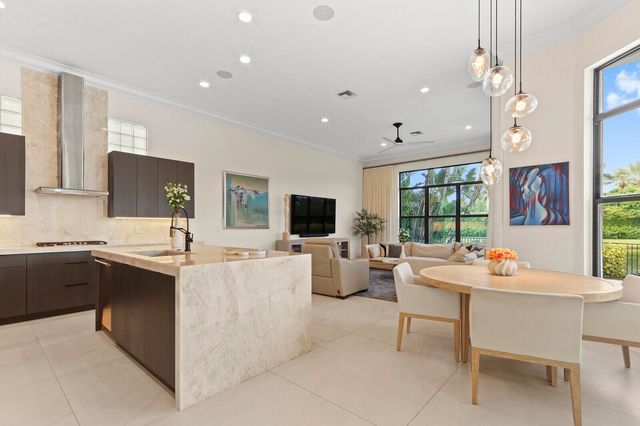 408 Vía Placita, Palm Beach Gardens, FL 33418