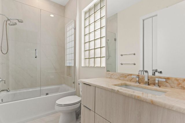 408 Vía Placita, Palm Beach Gardens, FL 33418
