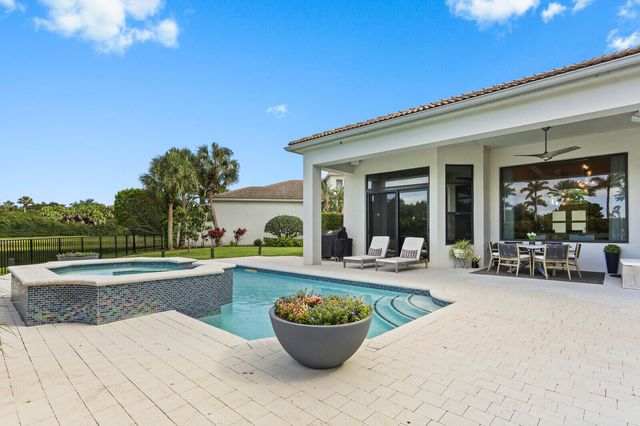 408 Vía Placita, Palm Beach Gardens, FL 33418