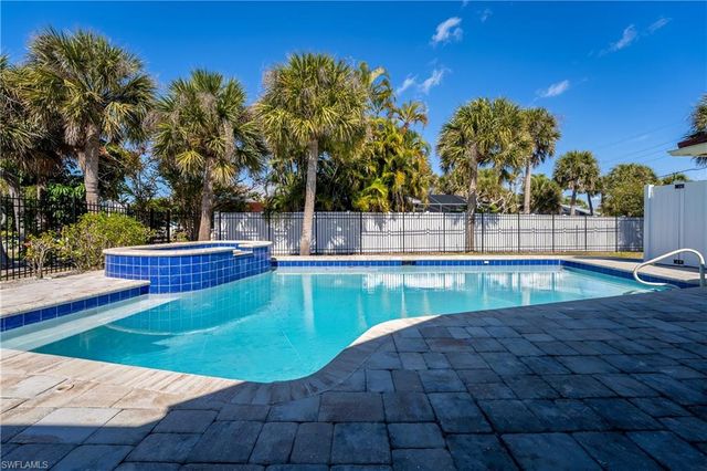3730 Agate CT, Sanibel, FL 33957