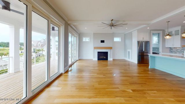123 Seafaring Lane, Hampstead, NC 28443