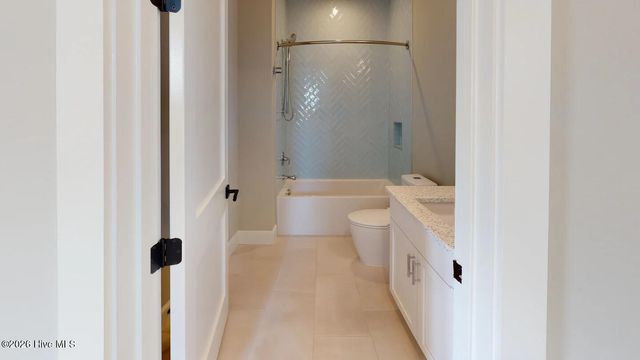123 Seafaring Lane, Hampstead, NC 28443