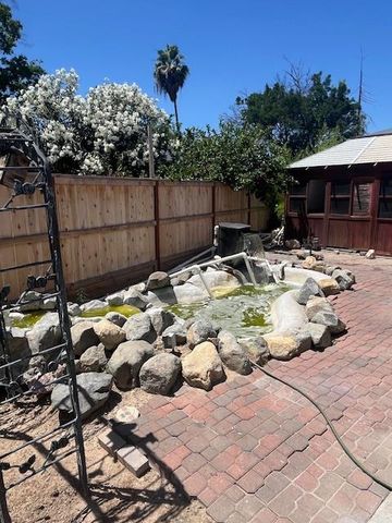 2208 S Garden Avenue, Fresno, CA 93725