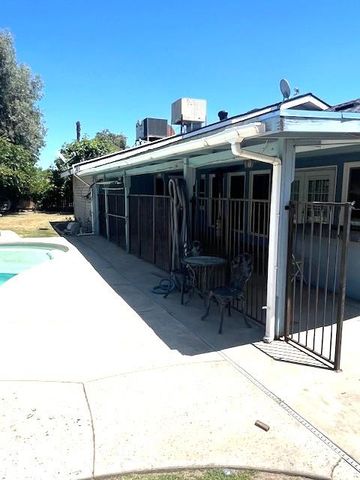 2208 S Garden Avenue, Fresno, CA 93725