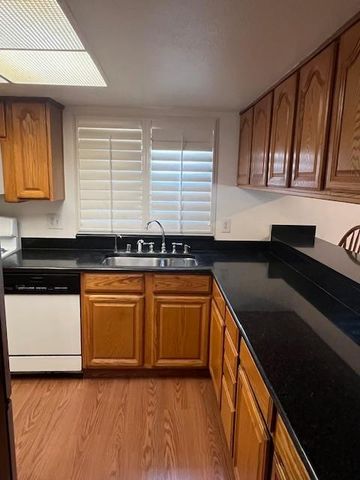 2208 S Garden Avenue, Fresno, CA 93725