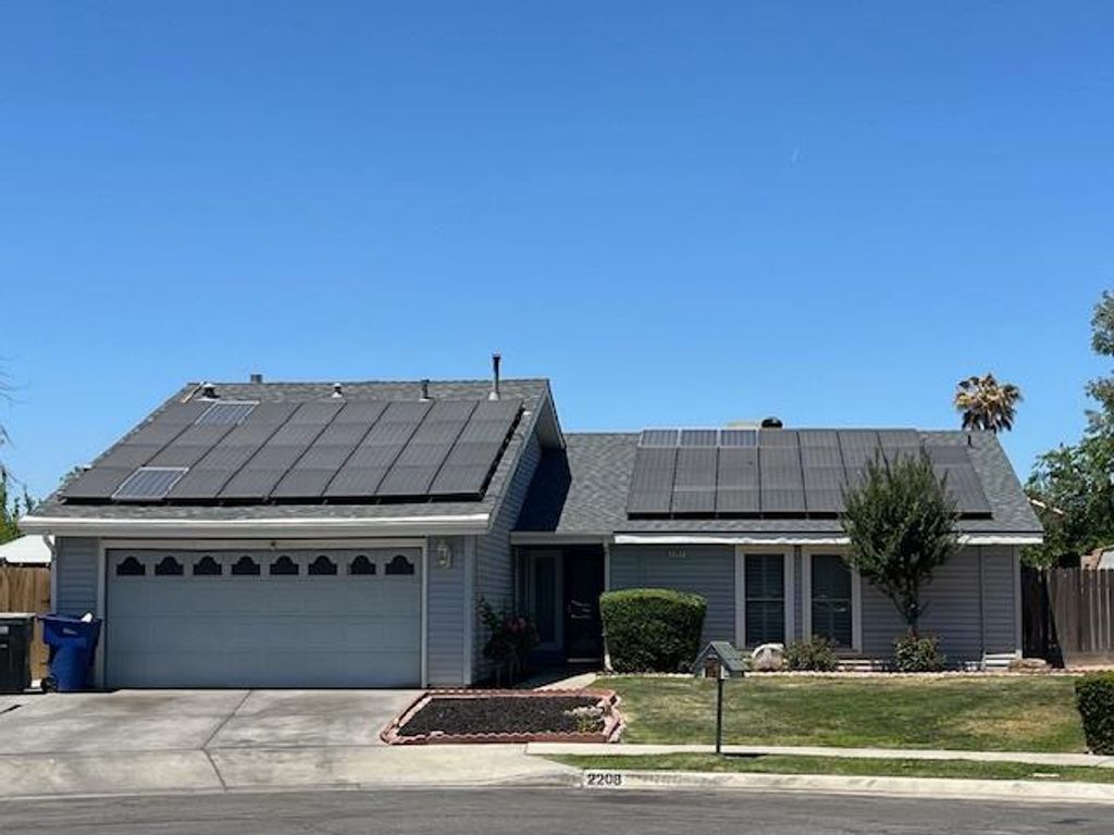 2208 S Garden Avenue, Fresno, CA 93725
