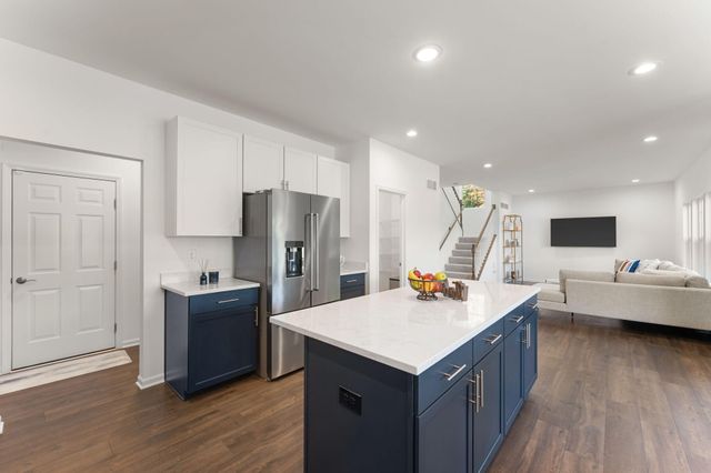 65 N Larwick Circle, Valparaiso, IN 46385