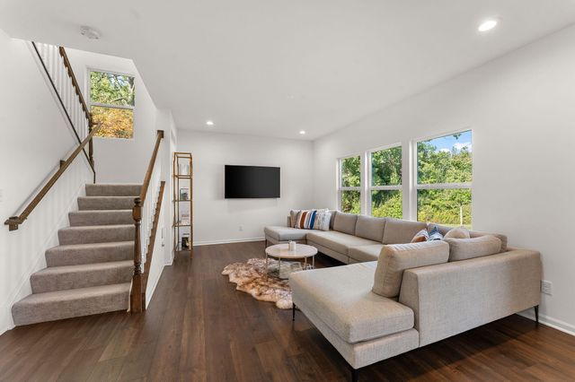 65 N Larwick Circle, Valparaiso, IN 46385