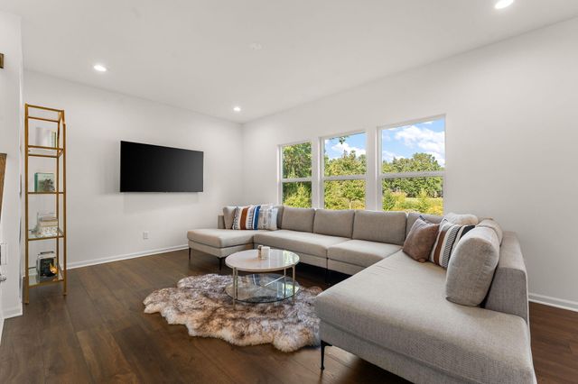 65 N Larwick Circle, Valparaiso, IN 46385