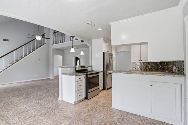 3513 E Bayou Drive, La Porte, TX 77571