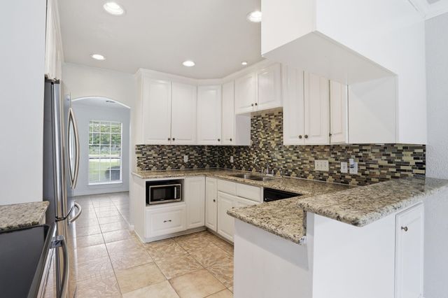 3513 E Bayou Drive, La Porte, TX 77571