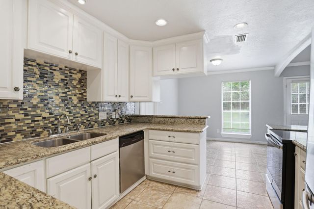 3513 E Bayou Drive, La Porte, TX 77571