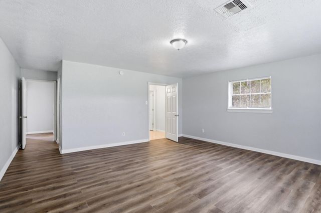 3513 E Bayou Drive, La Porte, TX 77571