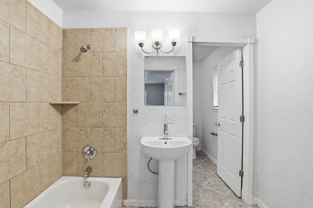 3513 E Bayou Drive, La Porte, TX 77571