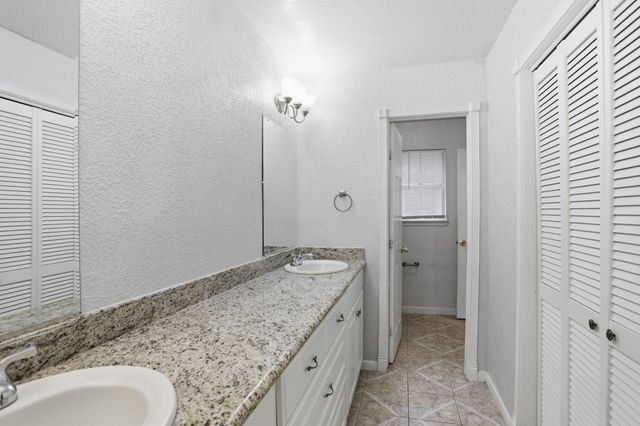 3513 E Bayou Drive, La Porte, TX 77571