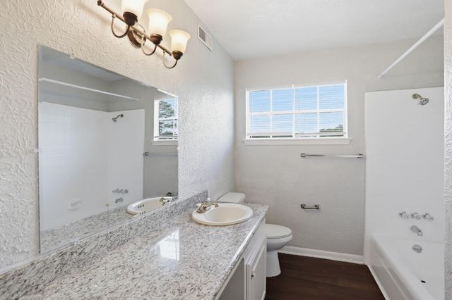 3513 E Bayou Drive, La Porte, TX 77571