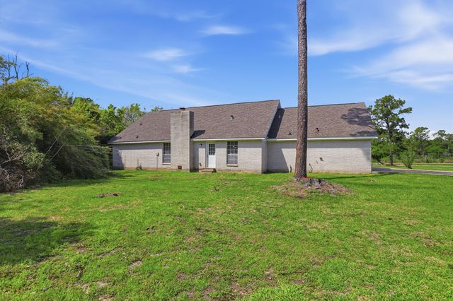 3513 E Bayou Drive, La Porte, TX 77571